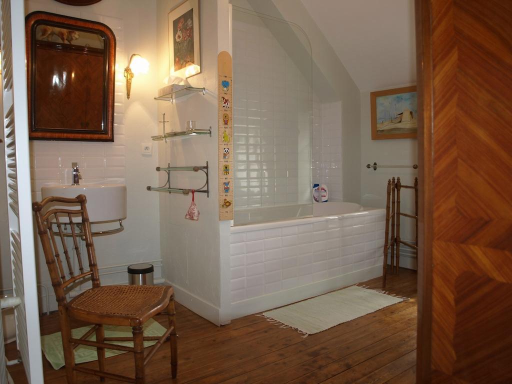 Hotel Le Vivier Challes Zimmer foto